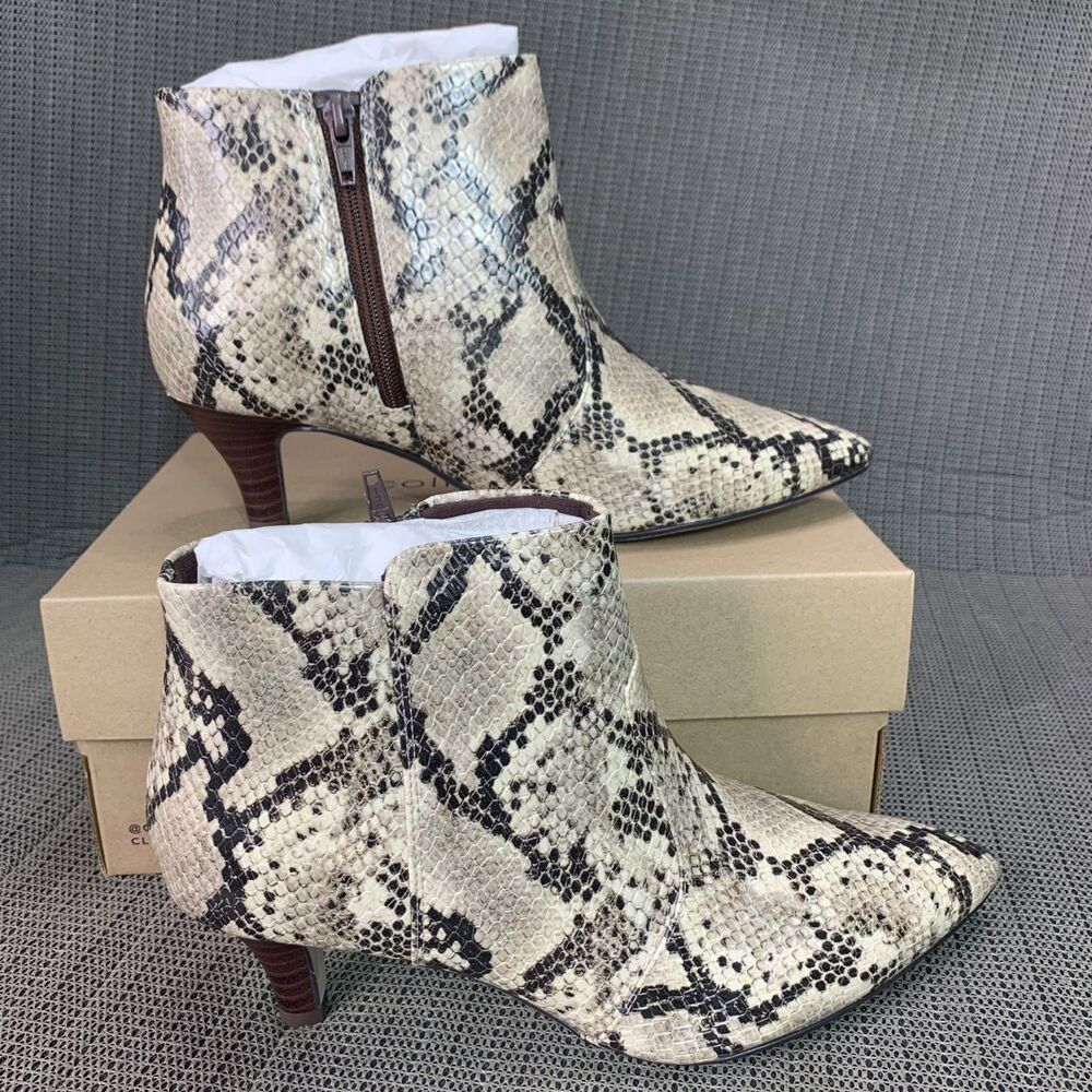 Clarks Collection Womens Size 7W Snakeskin Ankle Booties Leather Pointed Toe